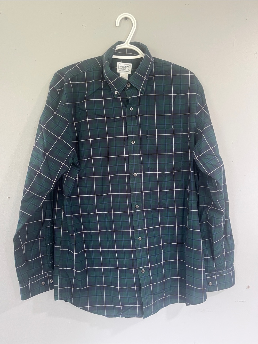 L.L. Bean Dark Green Plaid Button-Down Shirt Medium-Regular